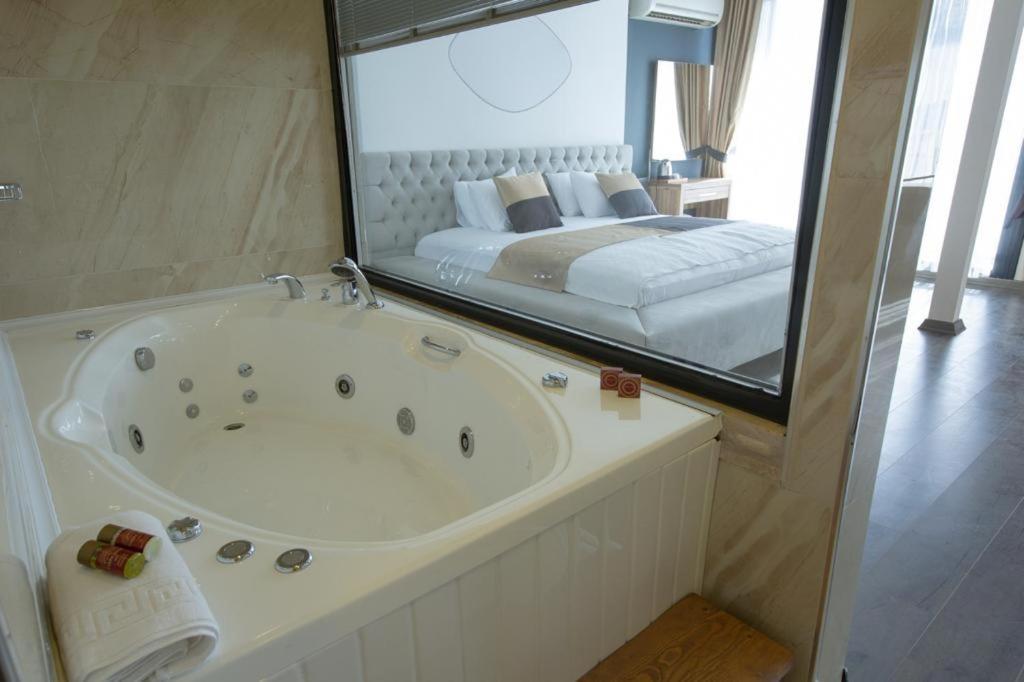 Carpe Diem Hotel Ayvalik Ngoại thất bức ảnh